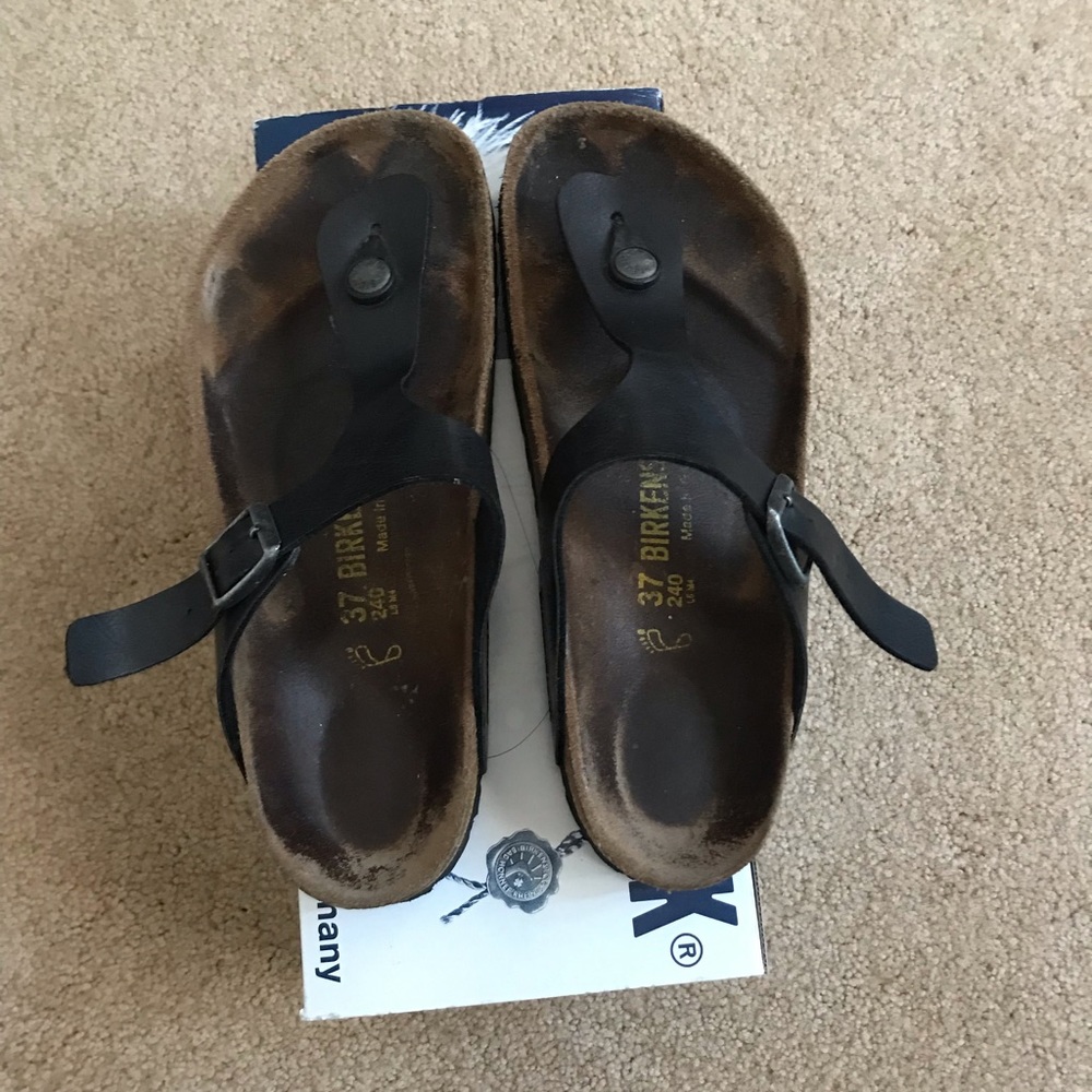 Birkenstock Gizeh in Licorice 6.5 or 37